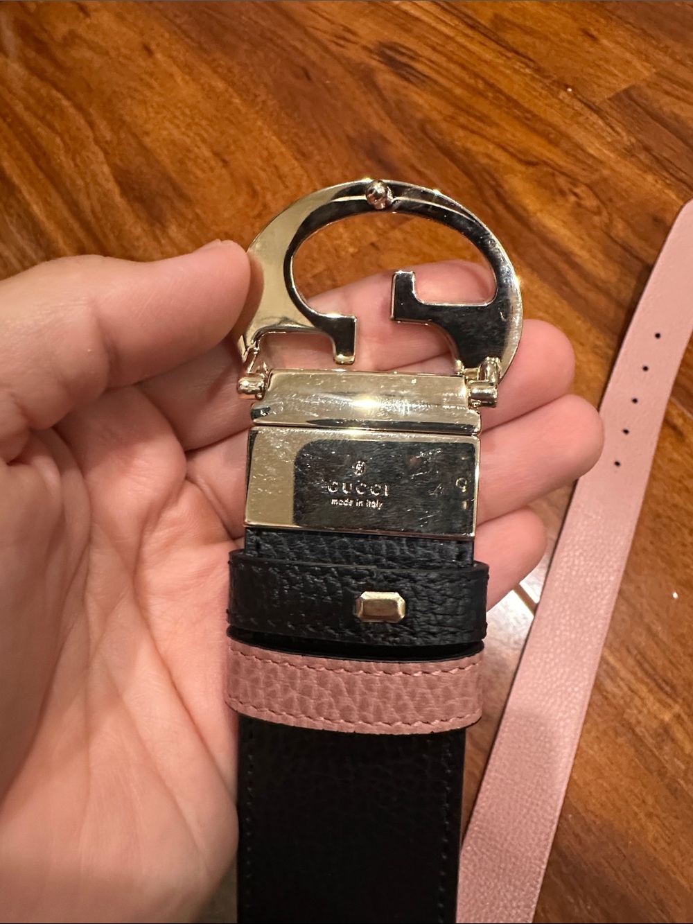 Gucci Reversible Black and Pink Leather Belt with Gold Buckle - Picture 4 of 4
